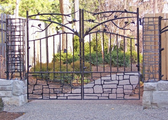 Gates Vine Stone.jpg